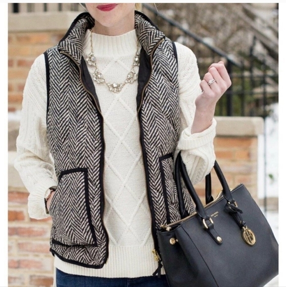 J.Crew Herringbone Excursion Puffer Vest Sleeveless Zip Outdoor Winter Medium - Picture 1 of 11